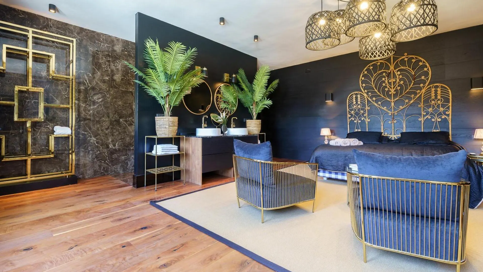 Golden Villa Luxury Pool Retreat & Beach Marbella