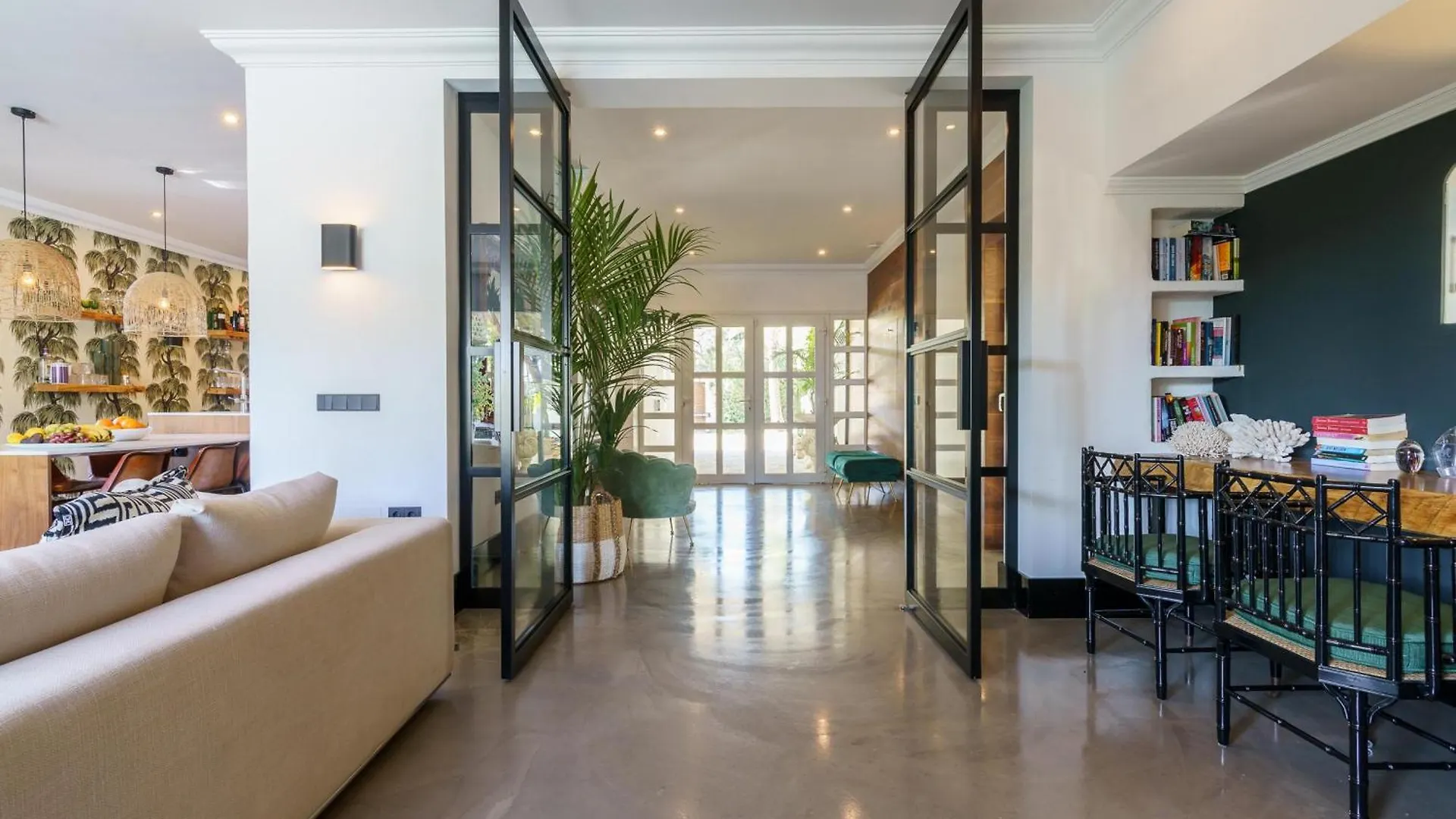 Golden Villa Luxury Pool Retreat & Beach Marbella
